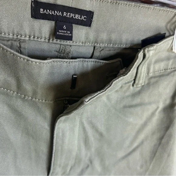 Banana Republic Cropped Chino Pant Olive Green Pants - Picture 4 of 10